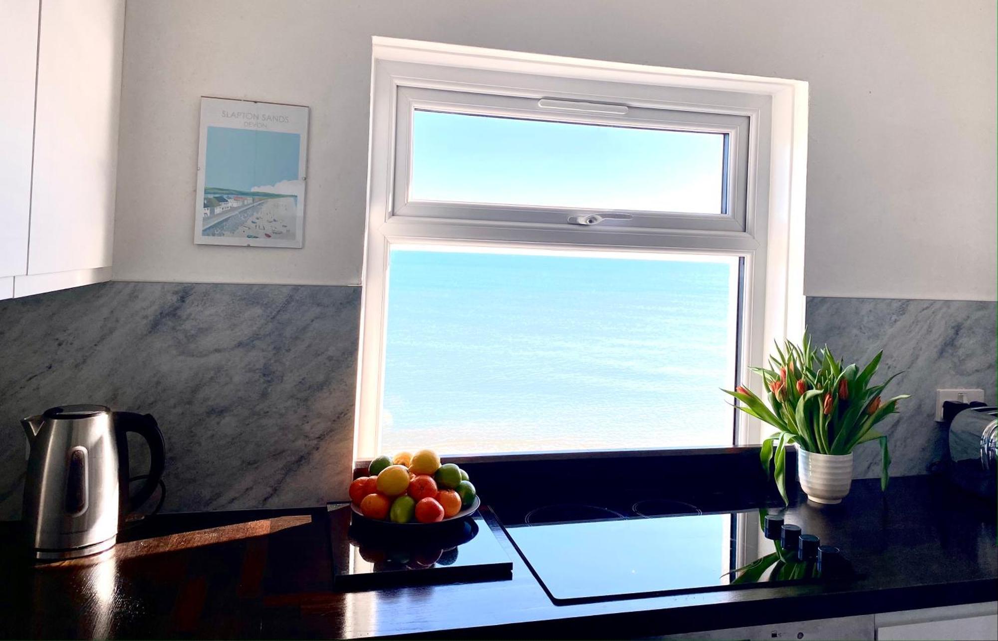 Beachside, Torcross, Between The Sea And The Ley Holiday home *